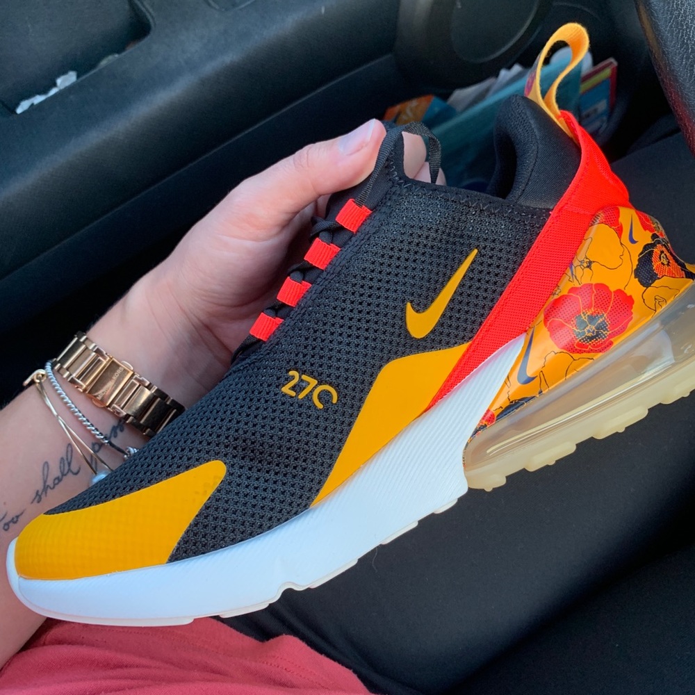Nike 270s